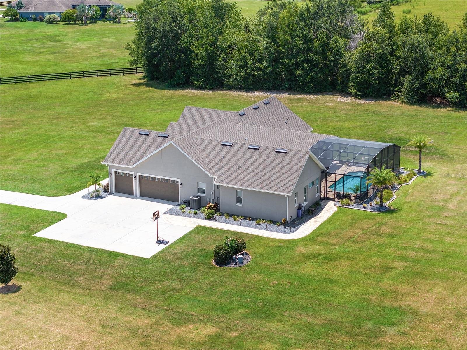 Oxford, Florida, 34484, United States, 4 Bedrooms Bedrooms, ,3 BathroomsBathrooms,Residential,Active,1936399