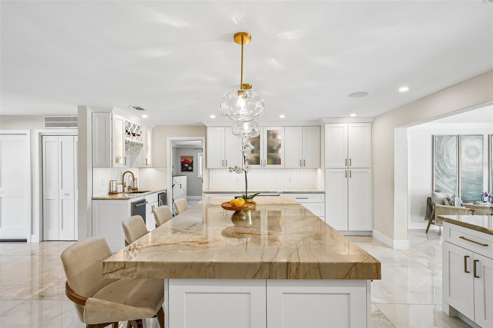 St Petersburg, Florida, 33703, United States, 5 Bedrooms Bedrooms, ,3 BathroomsBathrooms,Residential,Active,2051998