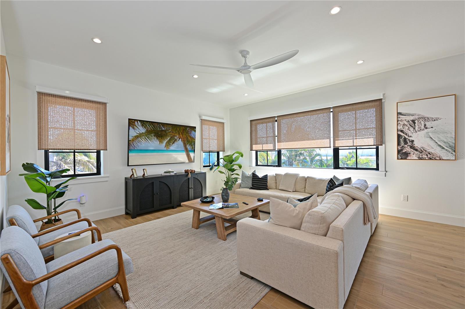 Holmes Beach, Florida, 34217, United States, 4 Bedrooms Bedrooms, ,4 BathroomsBathrooms,Residential,Active,1995267