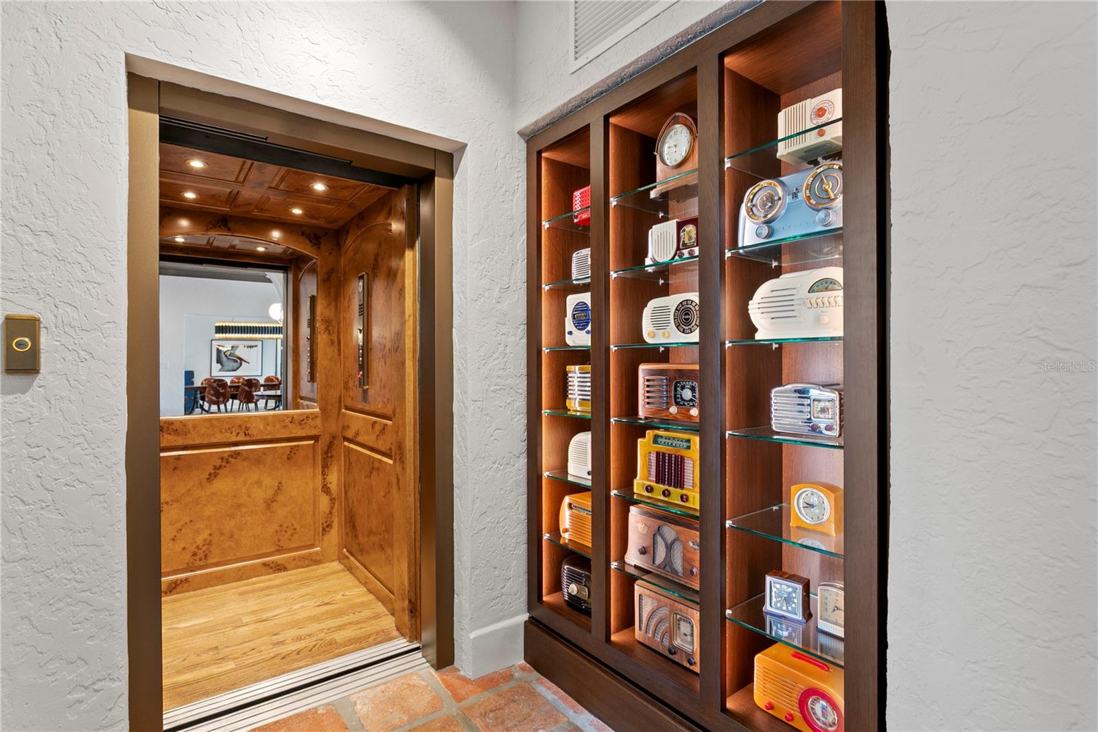 St Petersburg, Florida, 33704, United States, 6 Bedrooms Bedrooms, ,7 BathroomsBathrooms,Residential,Active,1871834