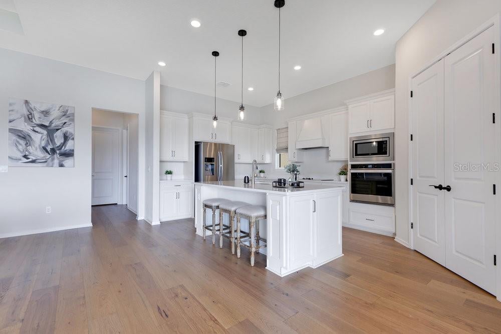 Orlando, Florida, 32827, United States, 4 Bedrooms Bedrooms, ,3 BathroomsBathrooms,Residential,Active,1849519