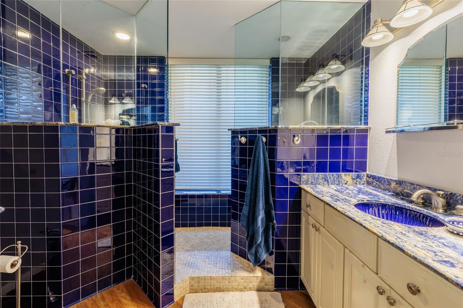 St Petersburg, Florida, 33707, United States, 4 Bedrooms Bedrooms, ,5 BathroomsBathrooms,Residential,Active,1985578