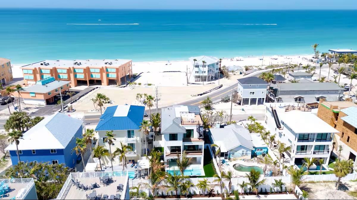 Bradenton Beach, Florida, 34217, United States, 7 Bedrooms Bedrooms, ,7 BathroomsBathrooms,Residential,Active,1971023