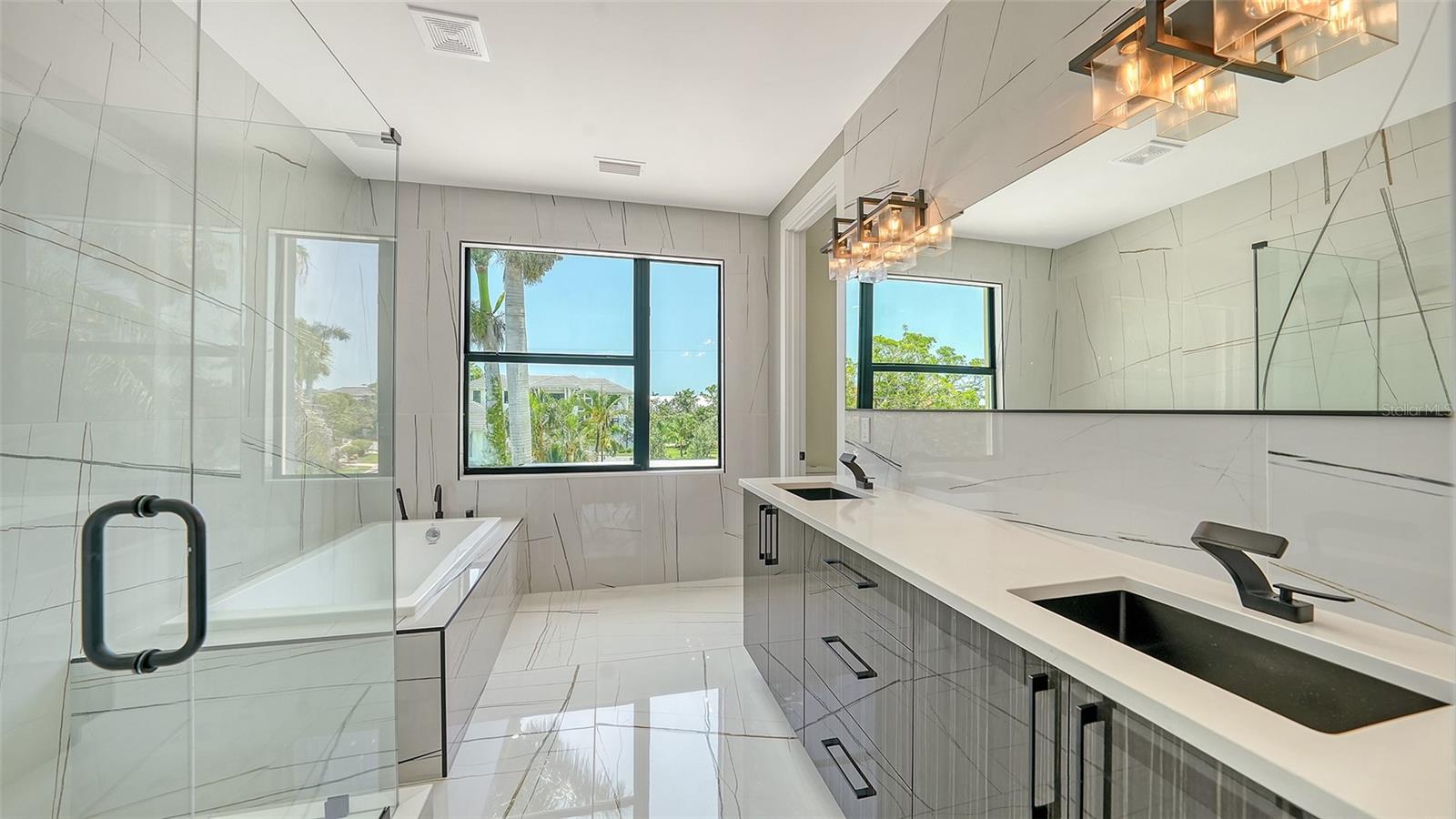 Sarasota, Florida, 34239, United States, ,7 BathroomsBathrooms,Residential,Active,1849492