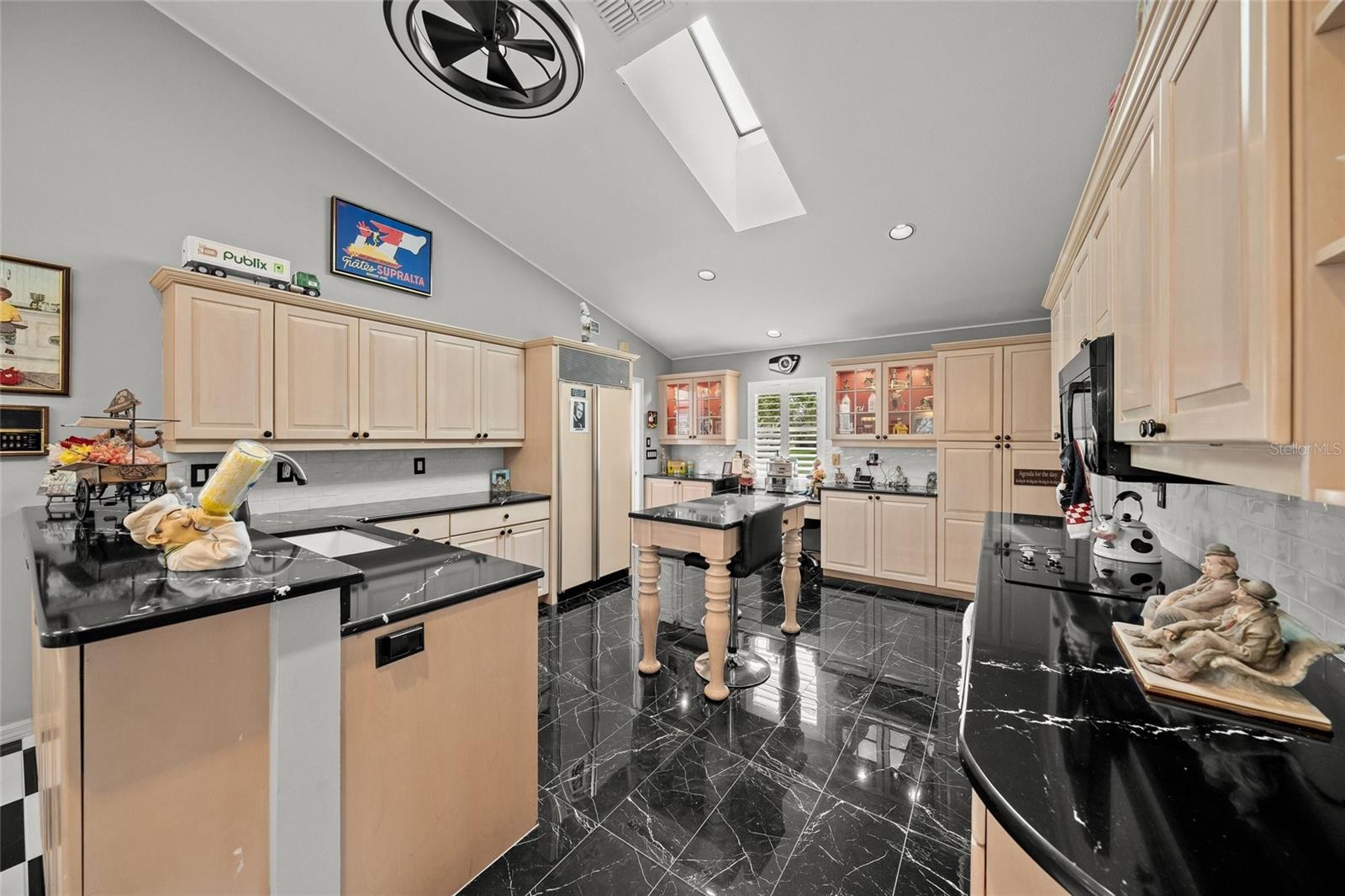 Sarasota, Florida, 34241, United States, 5 Bedrooms Bedrooms, ,4 BathroomsBathrooms,Residential,Active,1894526