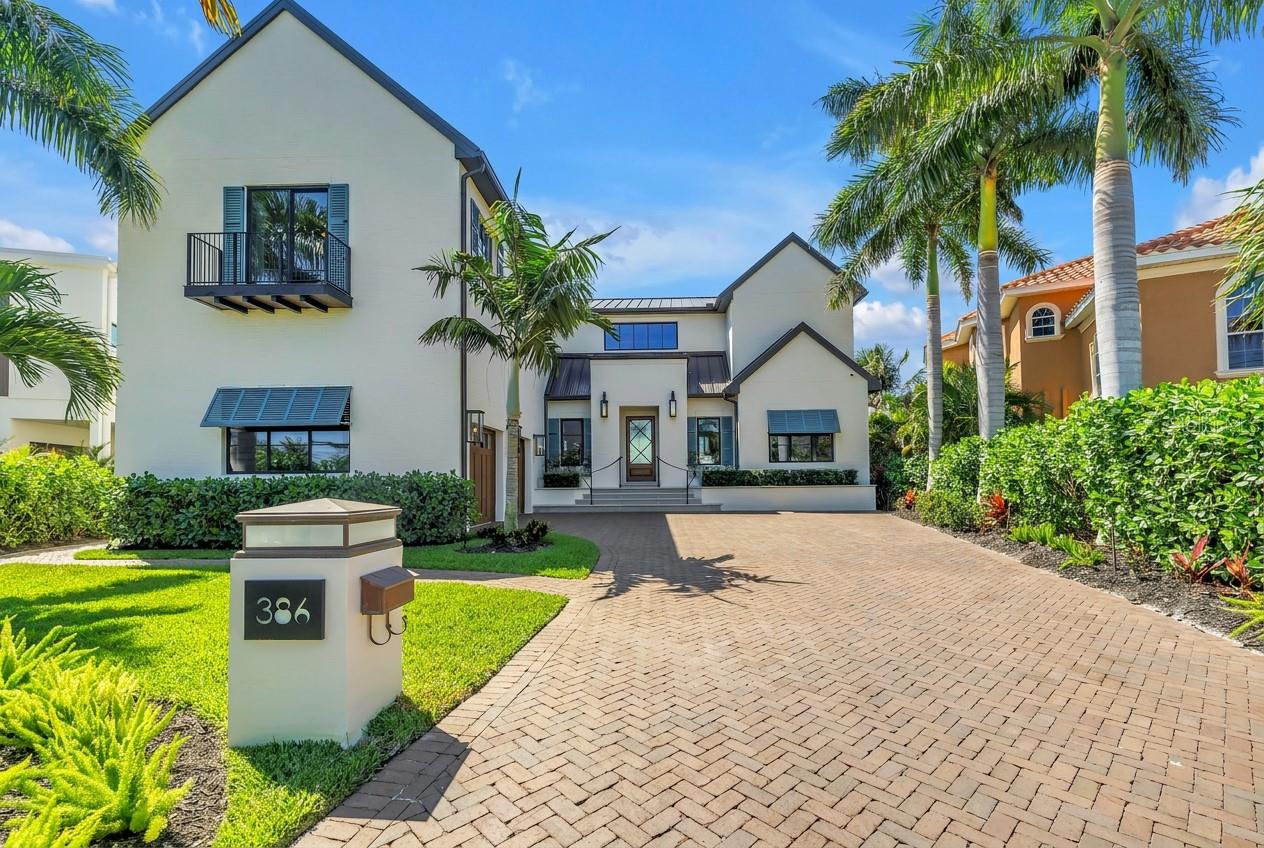 St Petersburg, Florida, 33705, United States, 5 Bedrooms Bedrooms, ,4 BathroomsBathrooms,Residential,Pending,2045504