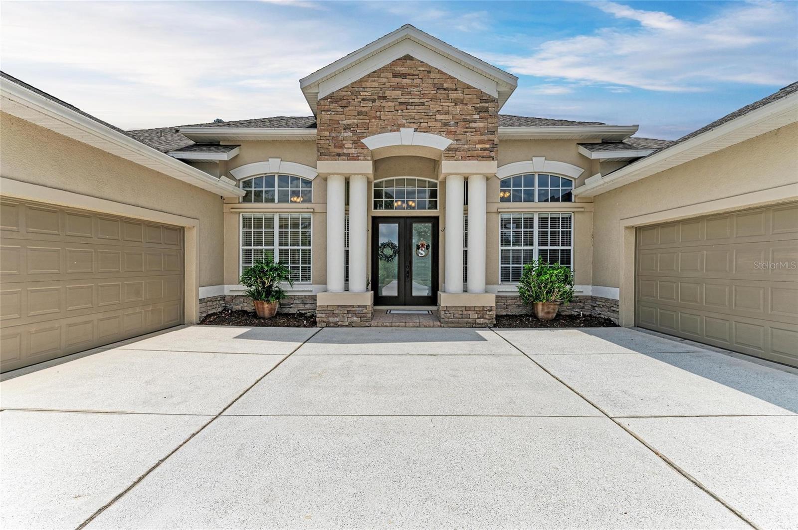 Bradenton, Florida, 34202, United States, 4 Bedrooms Bedrooms, ,4 BathroomsBathrooms,Residential,Active,1801045
