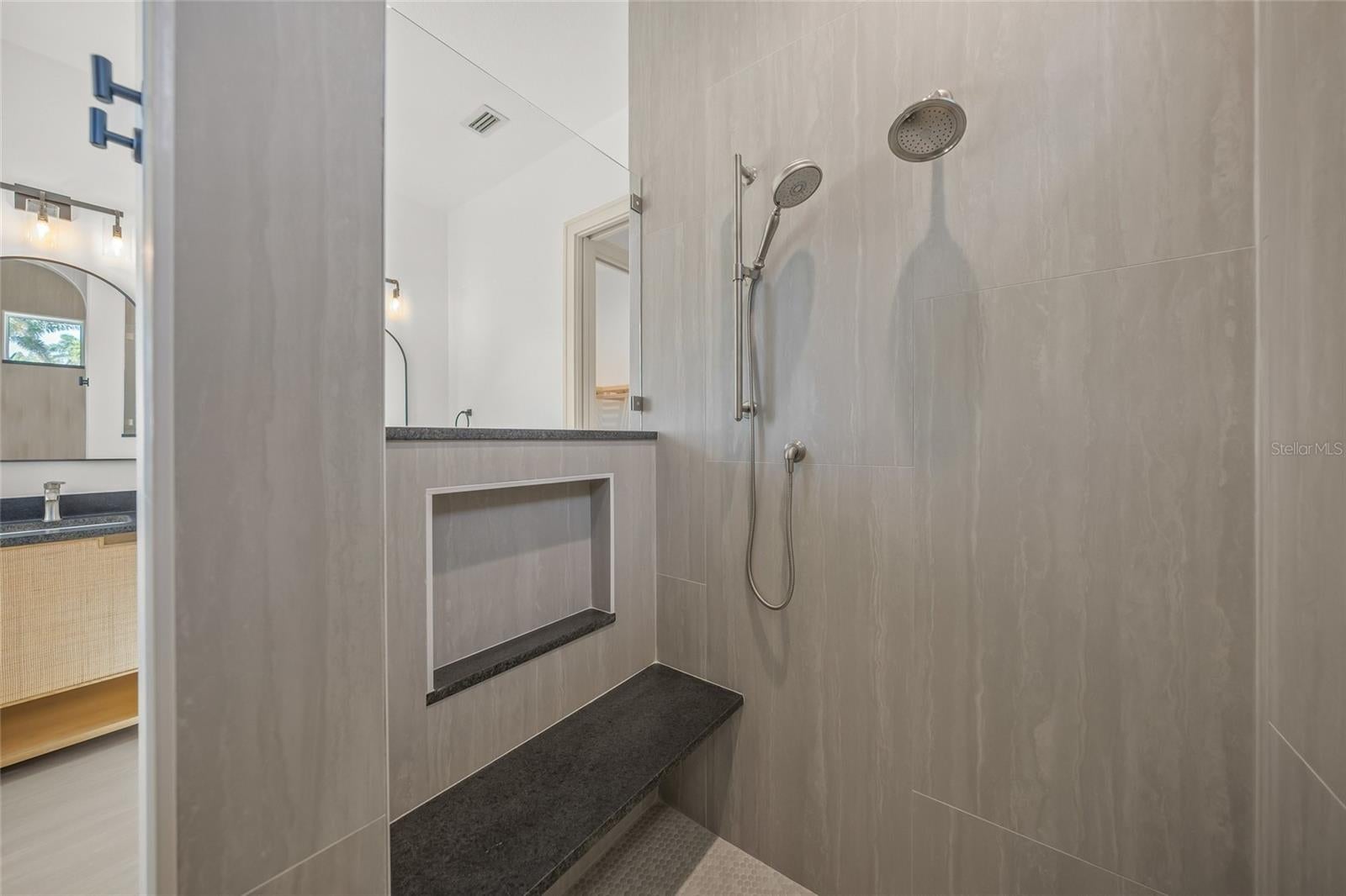 Venice, Florida, 34285, United States, 4 Bedrooms Bedrooms, ,5 BathroomsBathrooms,Residential,Active,1987248