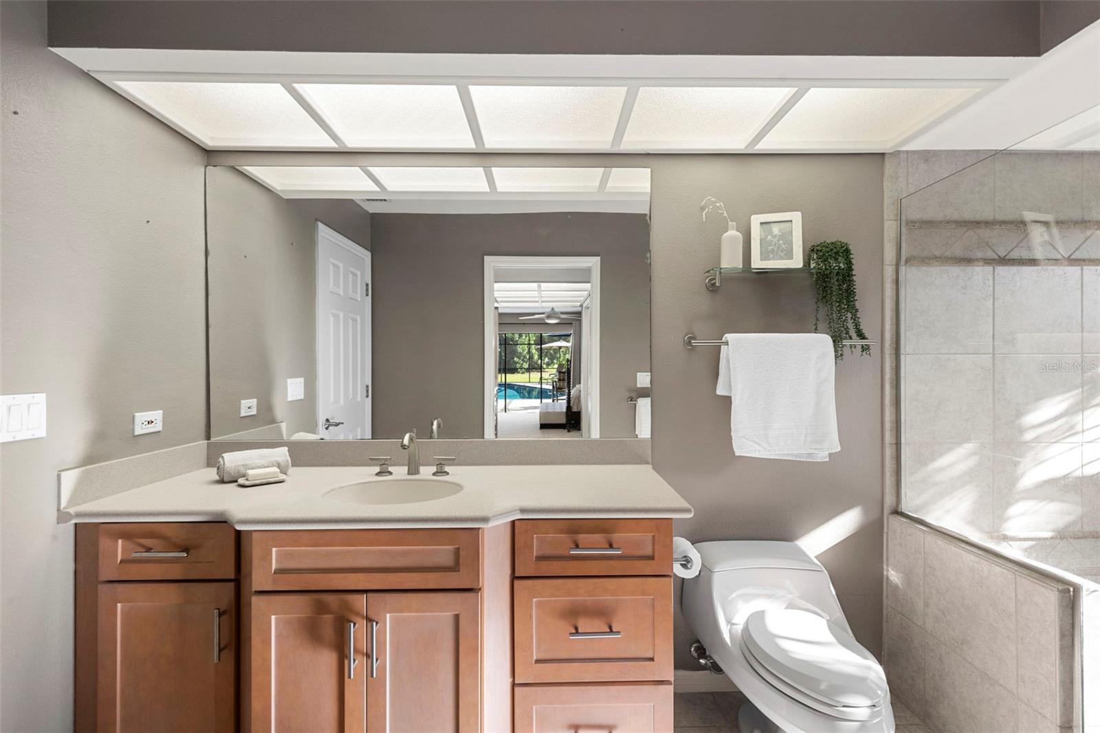 Clearwater, Florida, 33761, United States, 5 Bedrooms Bedrooms, ,3 BathroomsBathrooms,Residential,Active,1953689