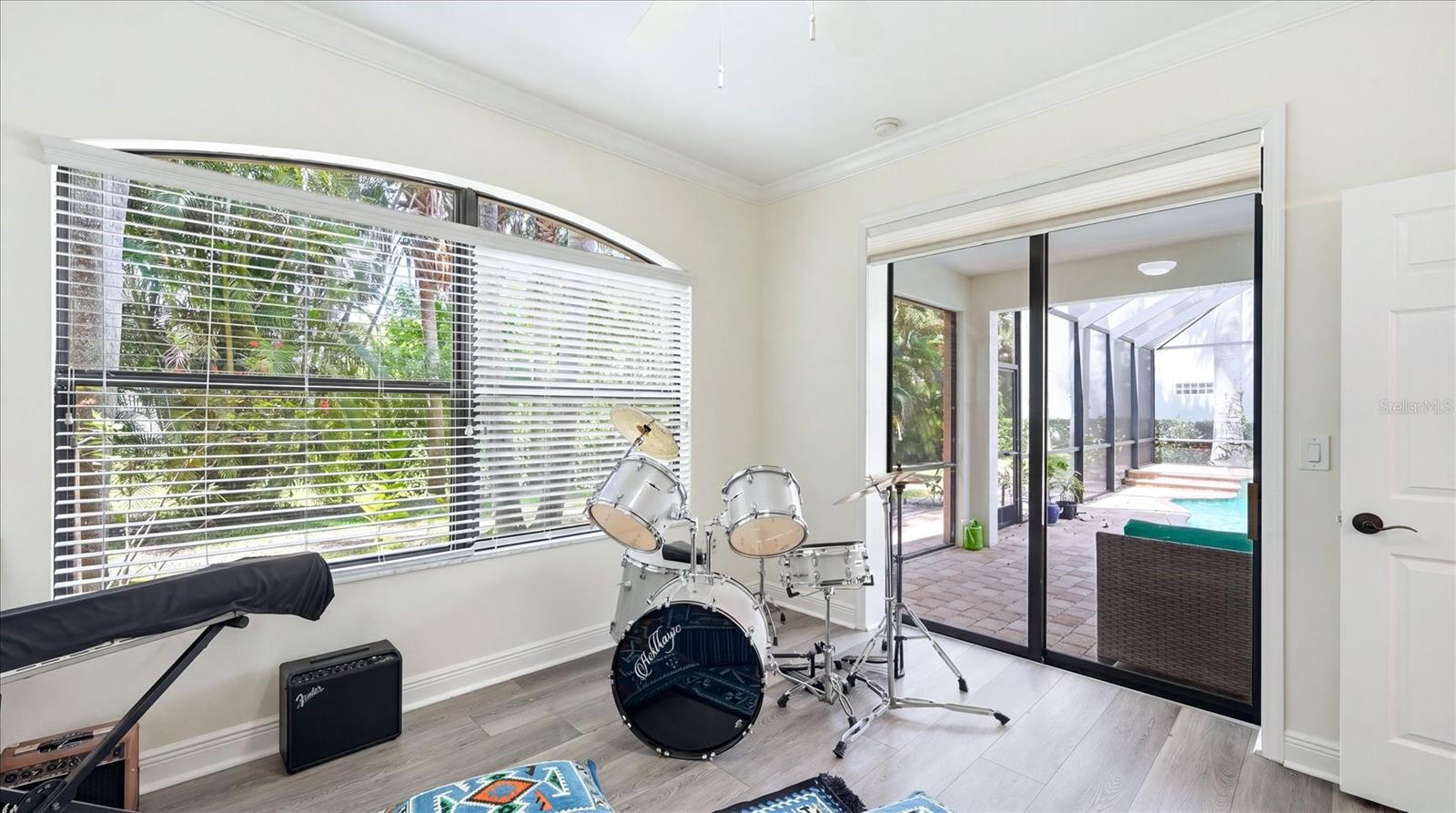 Sarasota, Florida, 34240, United States, 5 Bedrooms Bedrooms, ,4 BathroomsBathrooms,Residential,Active,2051990