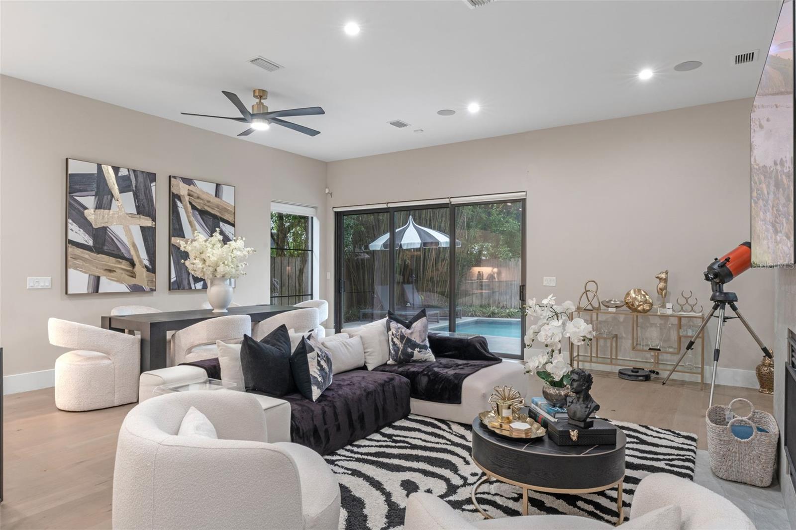 Winter Park, Florida, 32789, United States, 3 Bedrooms Bedrooms, ,4 BathroomsBathrooms,Residential,Active,1884859