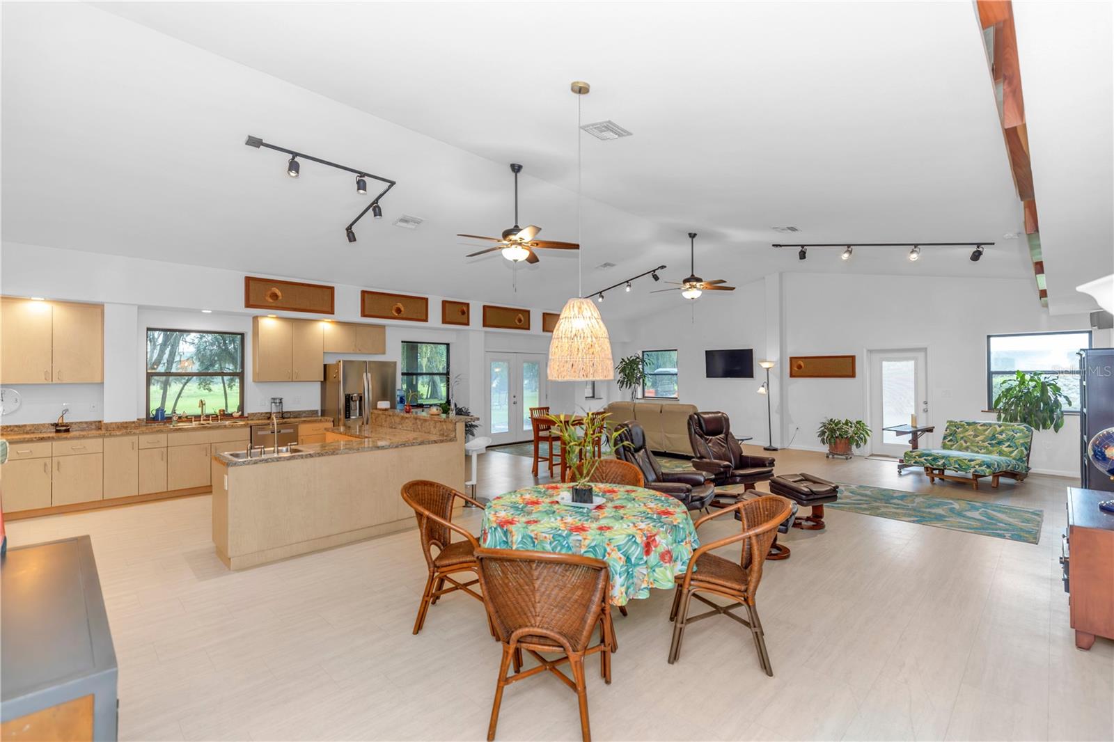 Crystal River, Florida, 34428, United States, 6 Bedrooms Bedrooms, ,5 BathroomsBathrooms,Residential,Active,1945058