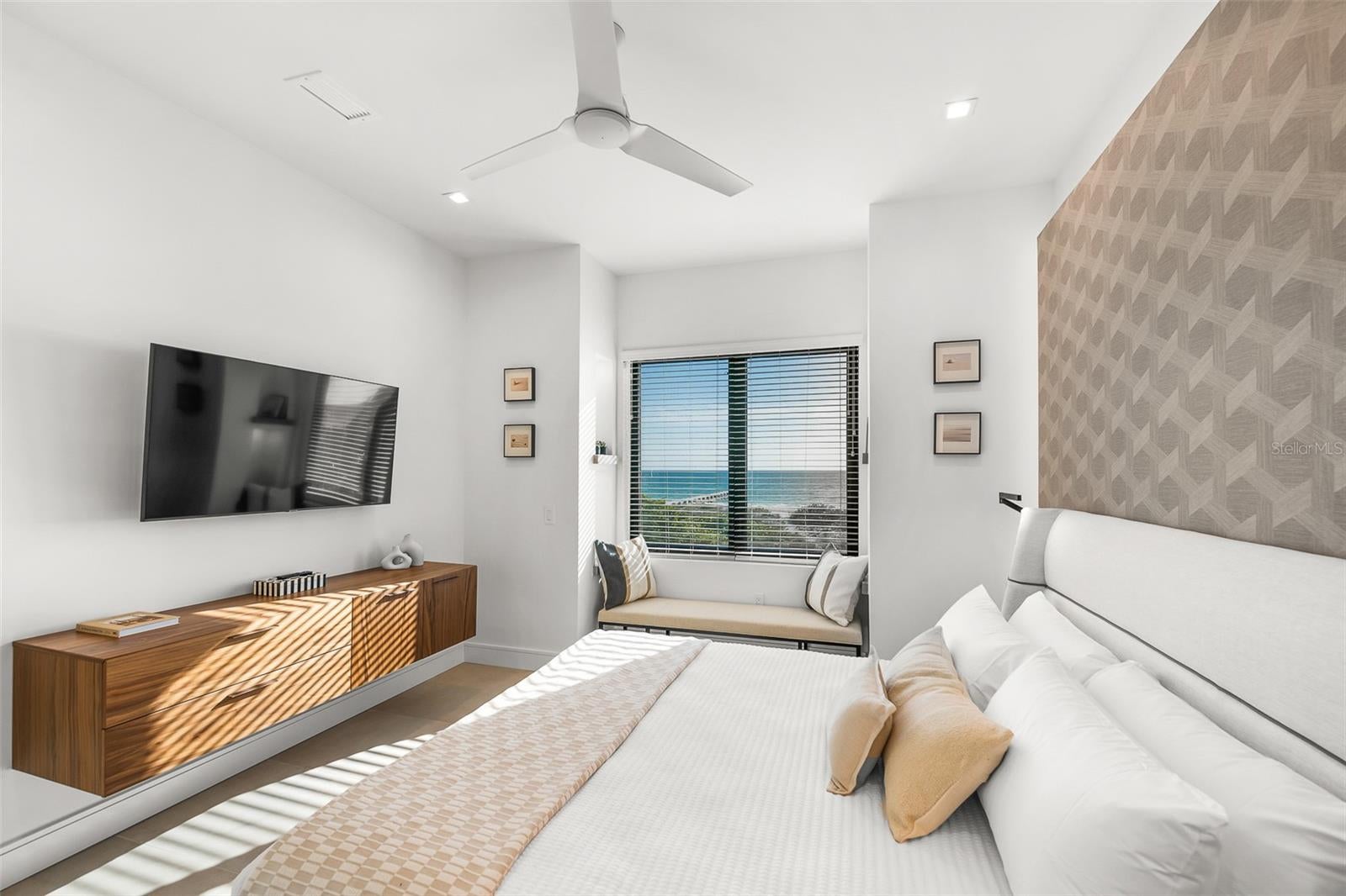Bradenton Beach, Florida, 34217, United States, ,6 BathroomsBathrooms,Residential,Active,1829944