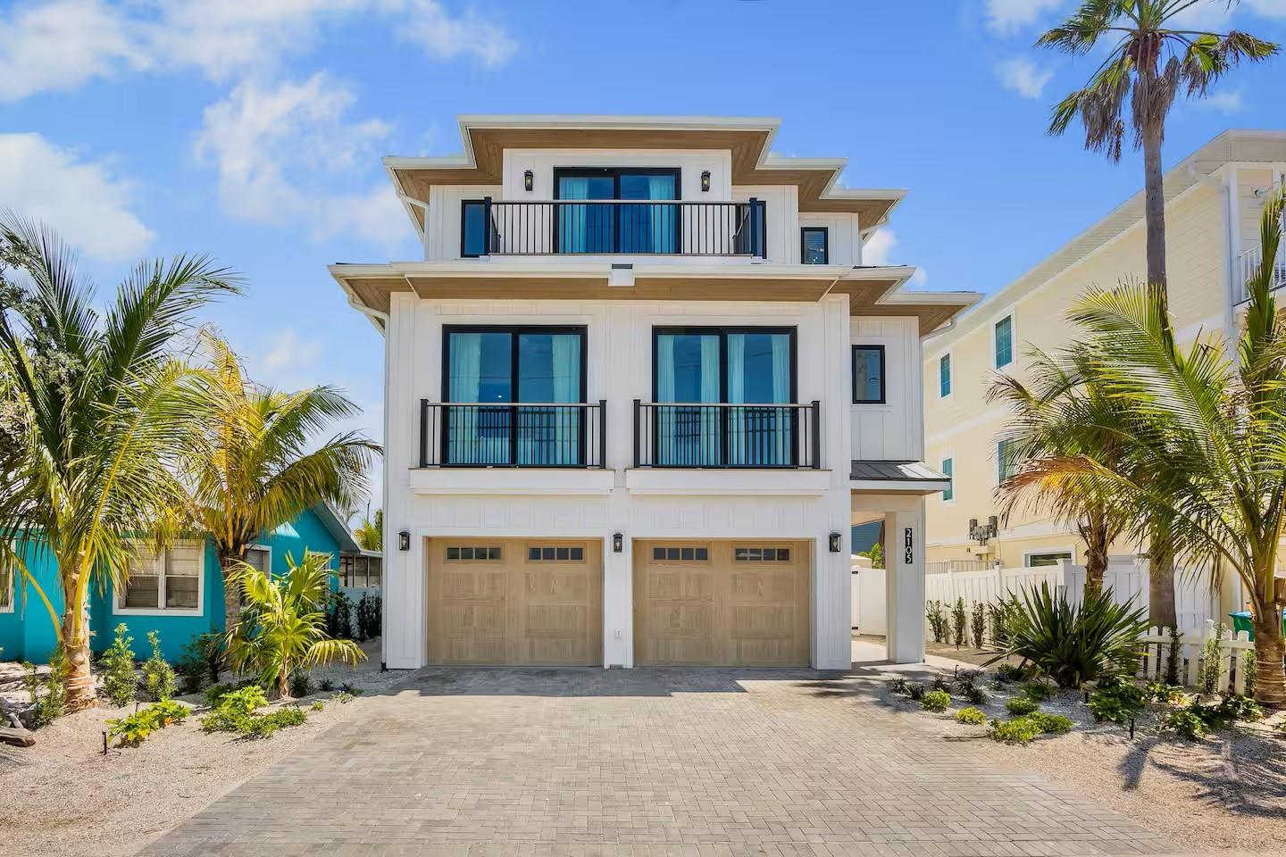 Bradenton Beach, Florida, 34217, United States, 7 Bedrooms Bedrooms, ,7 BathroomsBathrooms,Residential,Active,1971023