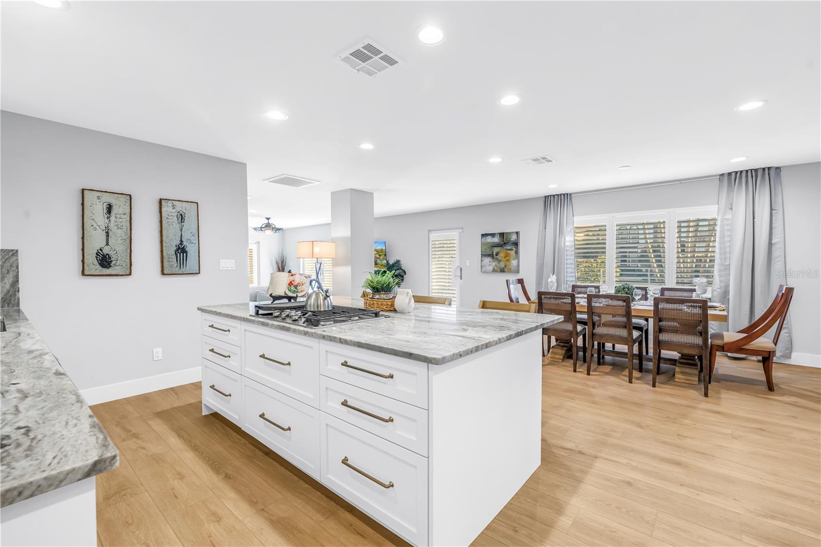 St Petersburg, Florida, 33704, United States, 4 Bedrooms Bedrooms, ,4 BathroomsBathrooms,Residential,Active,2013913