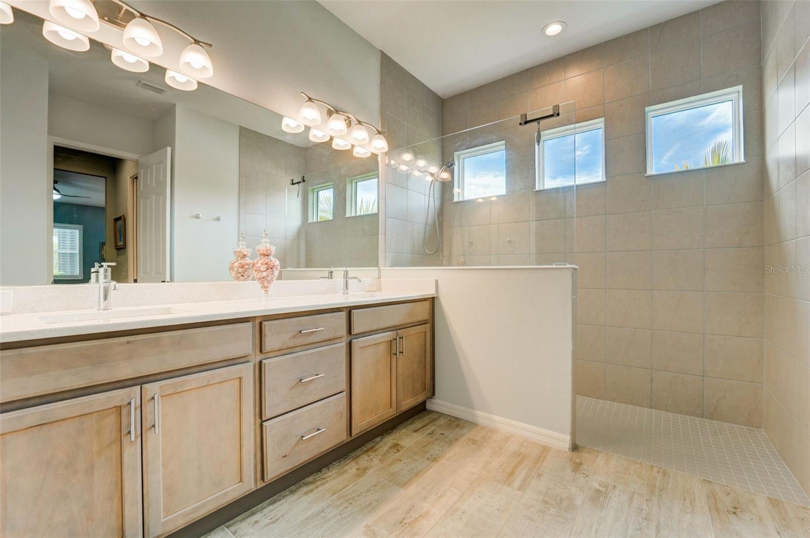Bradenton, Florida, 34209, United States, 5 Bedrooms Bedrooms, ,3 BathroomsBathrooms,Residential,Active,1902926