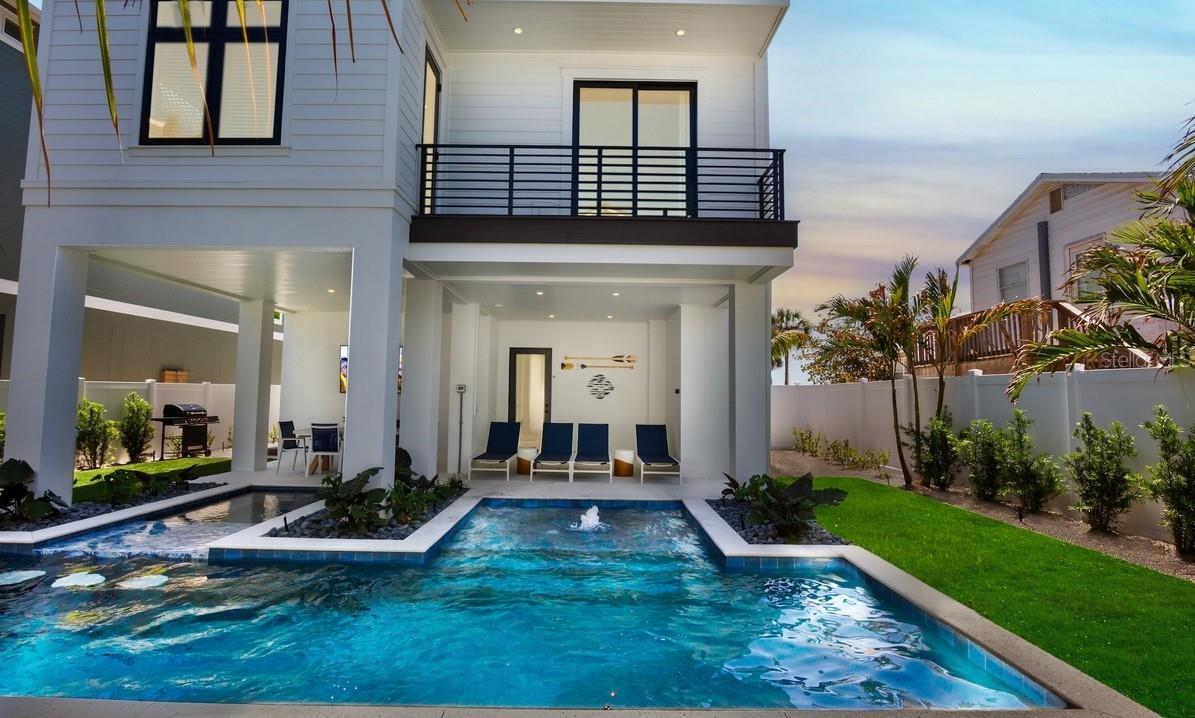 Bradenton Beach, Florida, 34217, United States, 7 Bedrooms Bedrooms, ,8 BathroomsBathrooms,Residential,Active,1929473
