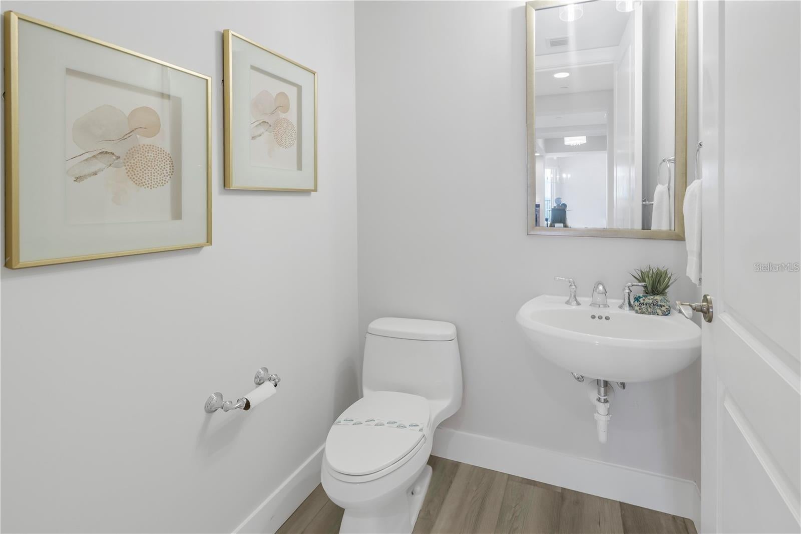 St Petersburg, Florida, 33701, United States, 2 Bedrooms Bedrooms, ,3 BathroomsBathrooms,Residential,Active,1888963