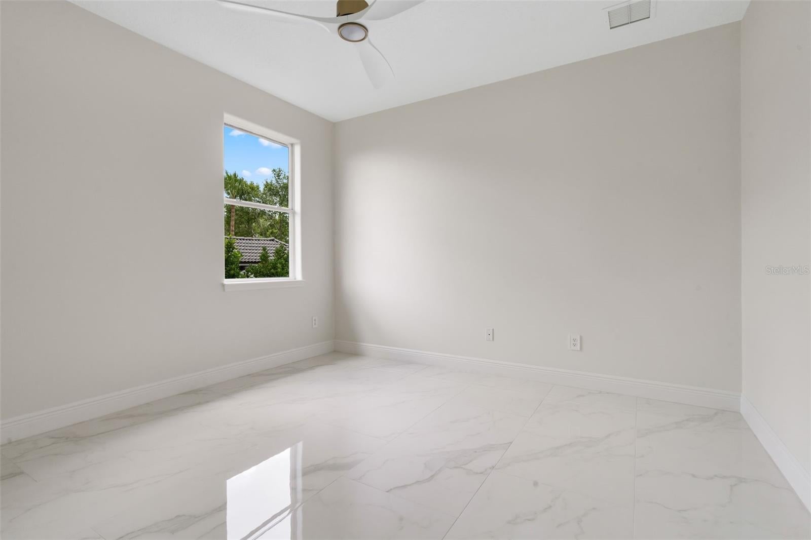 Davenport, Florida, 33837, United States, 5 Bedrooms Bedrooms, ,4 BathroomsBathrooms,Residential,Active,1963263