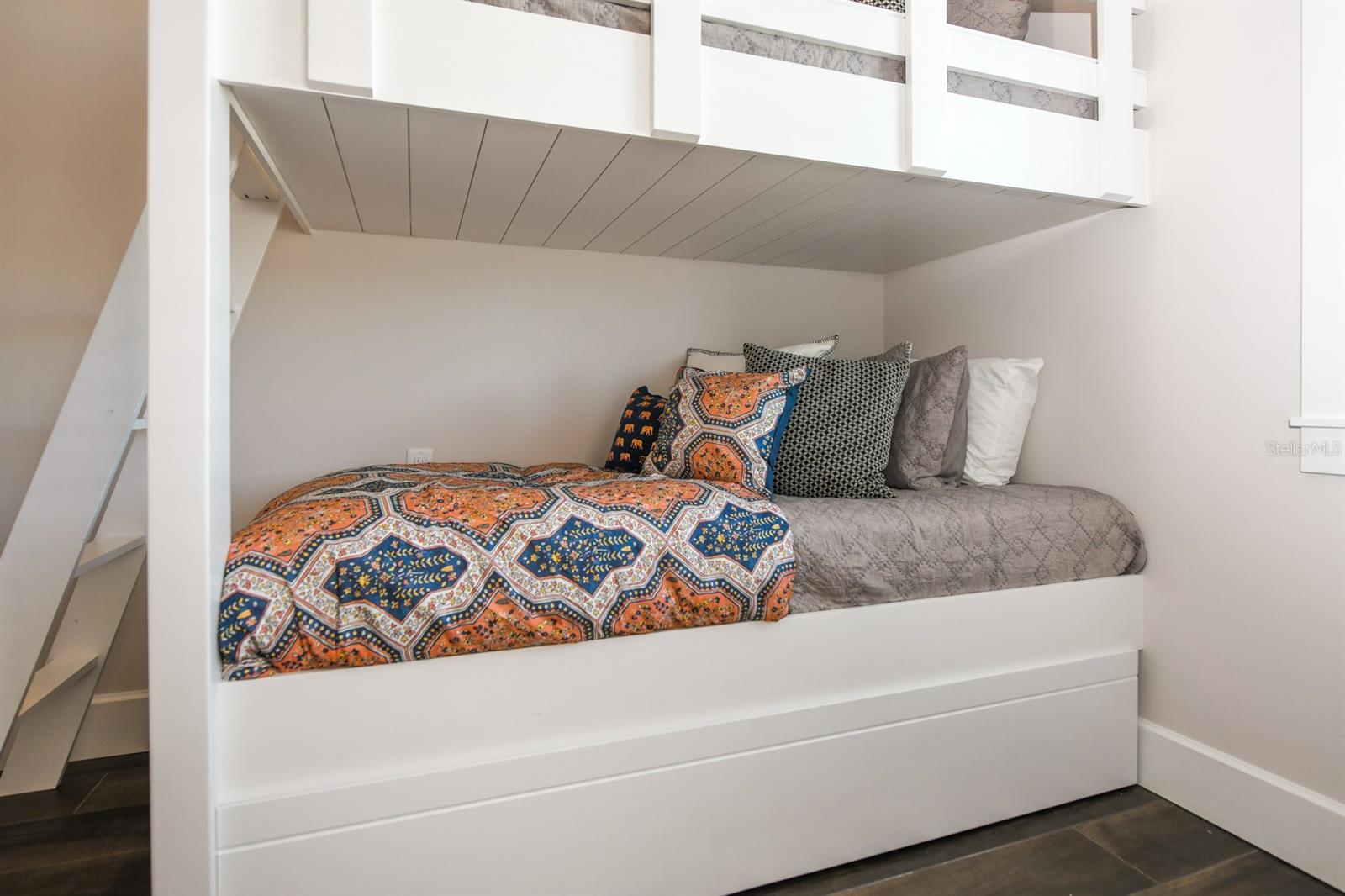 Sarasota, Florida, 34236, United States, 6 Bedrooms Bedrooms, ,6 BathroomsBathrooms,Residential,Active,1831859