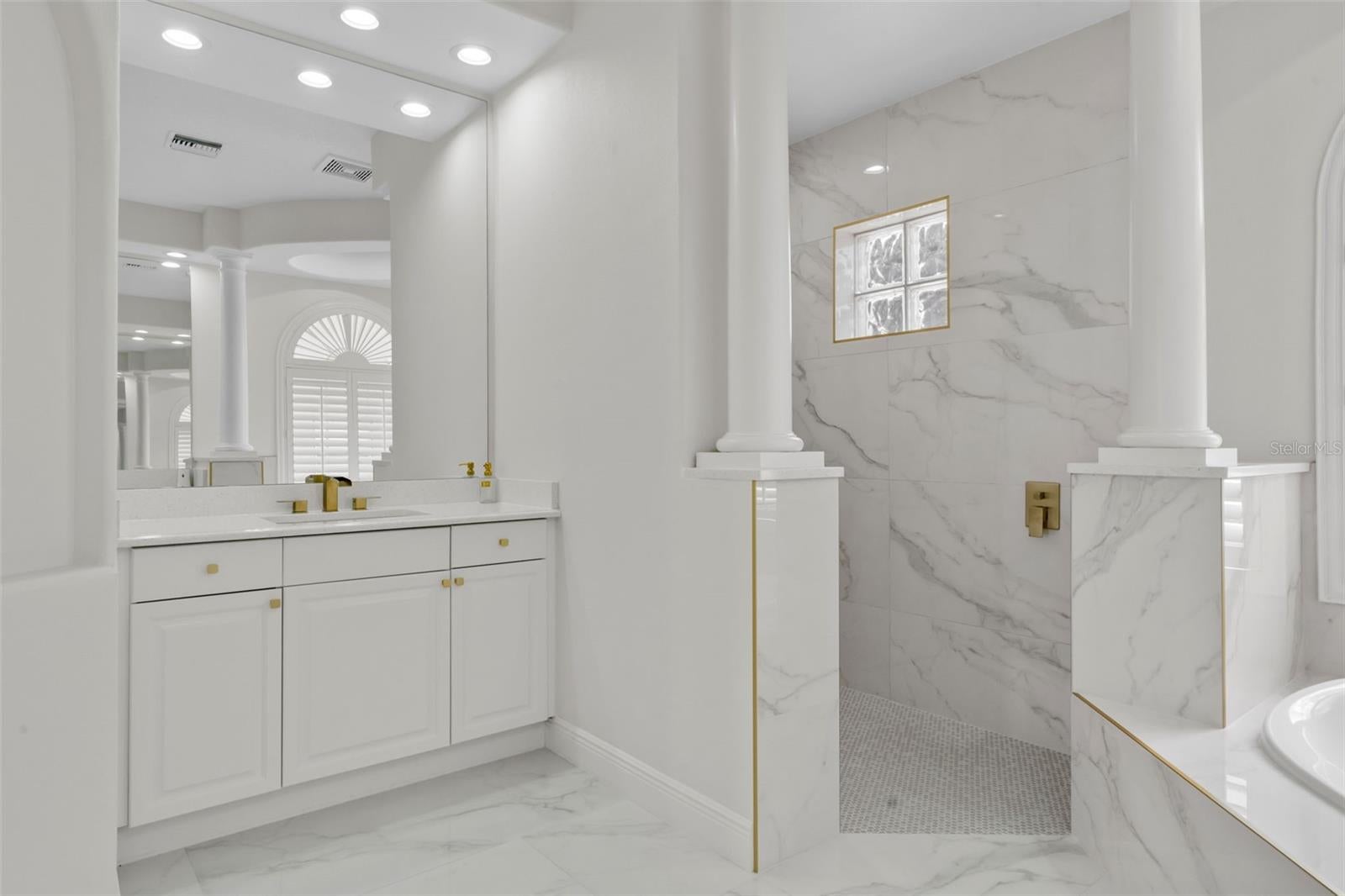 Davenport, Florida, 33837, United States, 5 Bedrooms Bedrooms, ,4 BathroomsBathrooms,Residential,Active,1963263