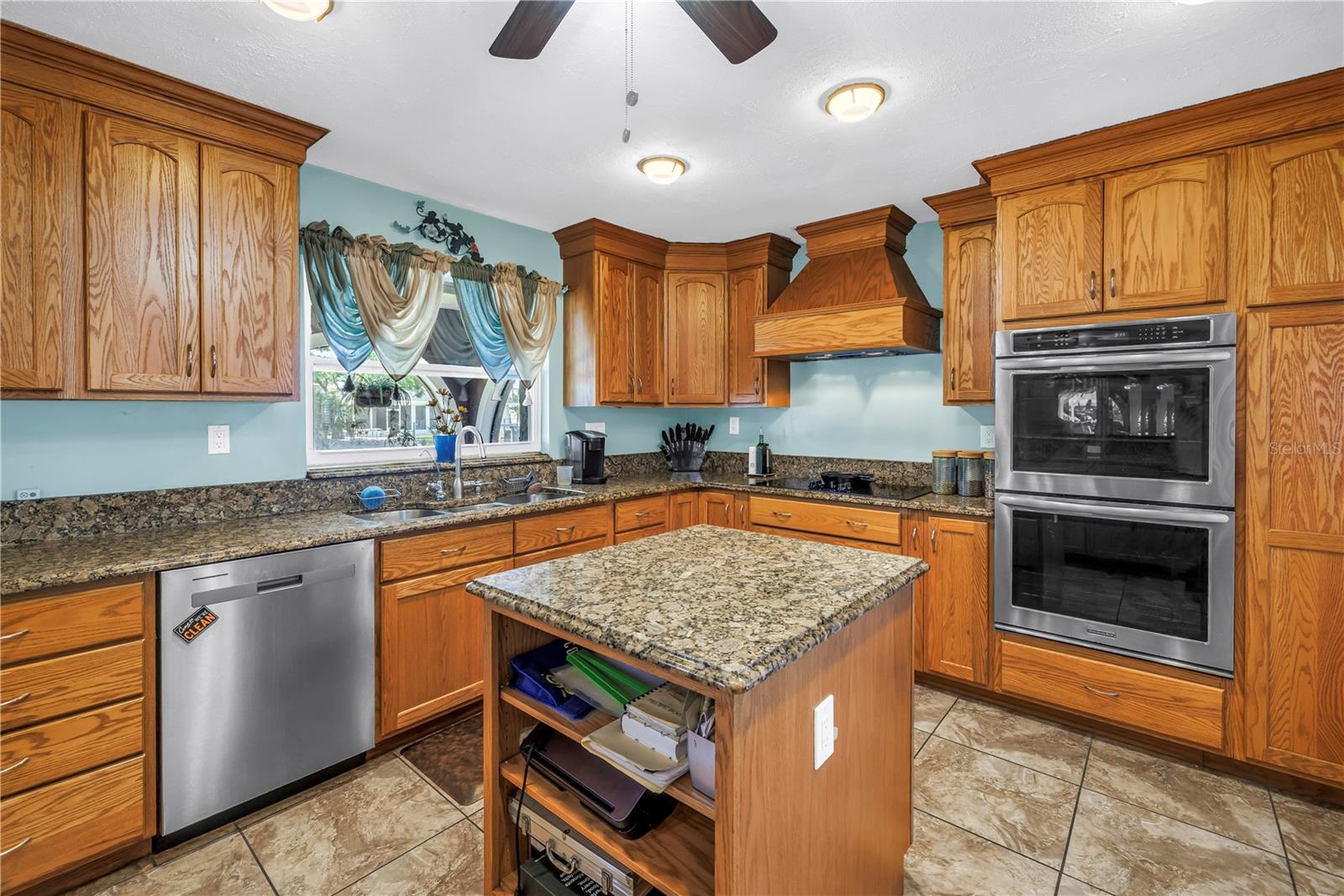 St Petersburg, Florida, 33703, United States, 5 Bedrooms Bedrooms, ,3 BathroomsBathrooms,Residential,Active,1824530