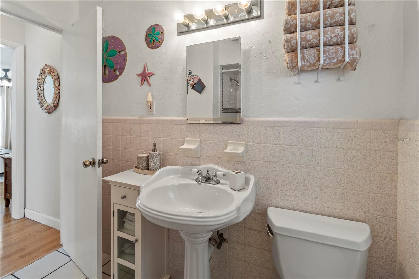 Holmes Beach, Florida, 34217, United States, 5 Bedrooms Bedrooms, ,3 BathroomsBathrooms,Residential,Active,1972187