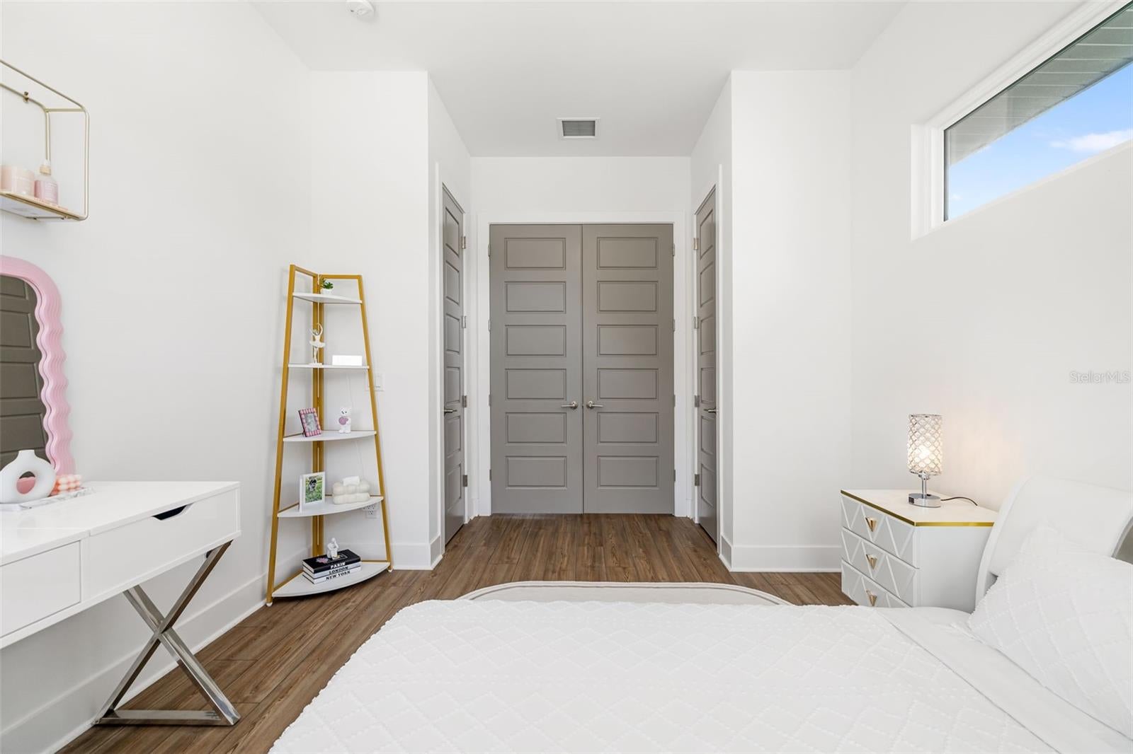 Sarasota, Florida, 34231, United States, 4 Bedrooms Bedrooms, ,3 BathroomsBathrooms,Residential,Active,1922484