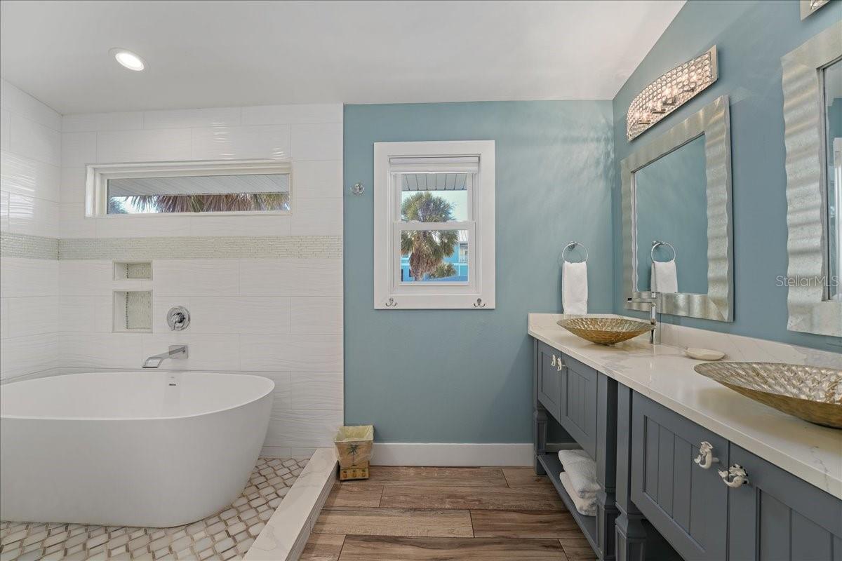 Anna Maria, Florida, 34216, United States, 3 Bedrooms Bedrooms, ,3 BathroomsBathrooms,Residential,Active,1970949