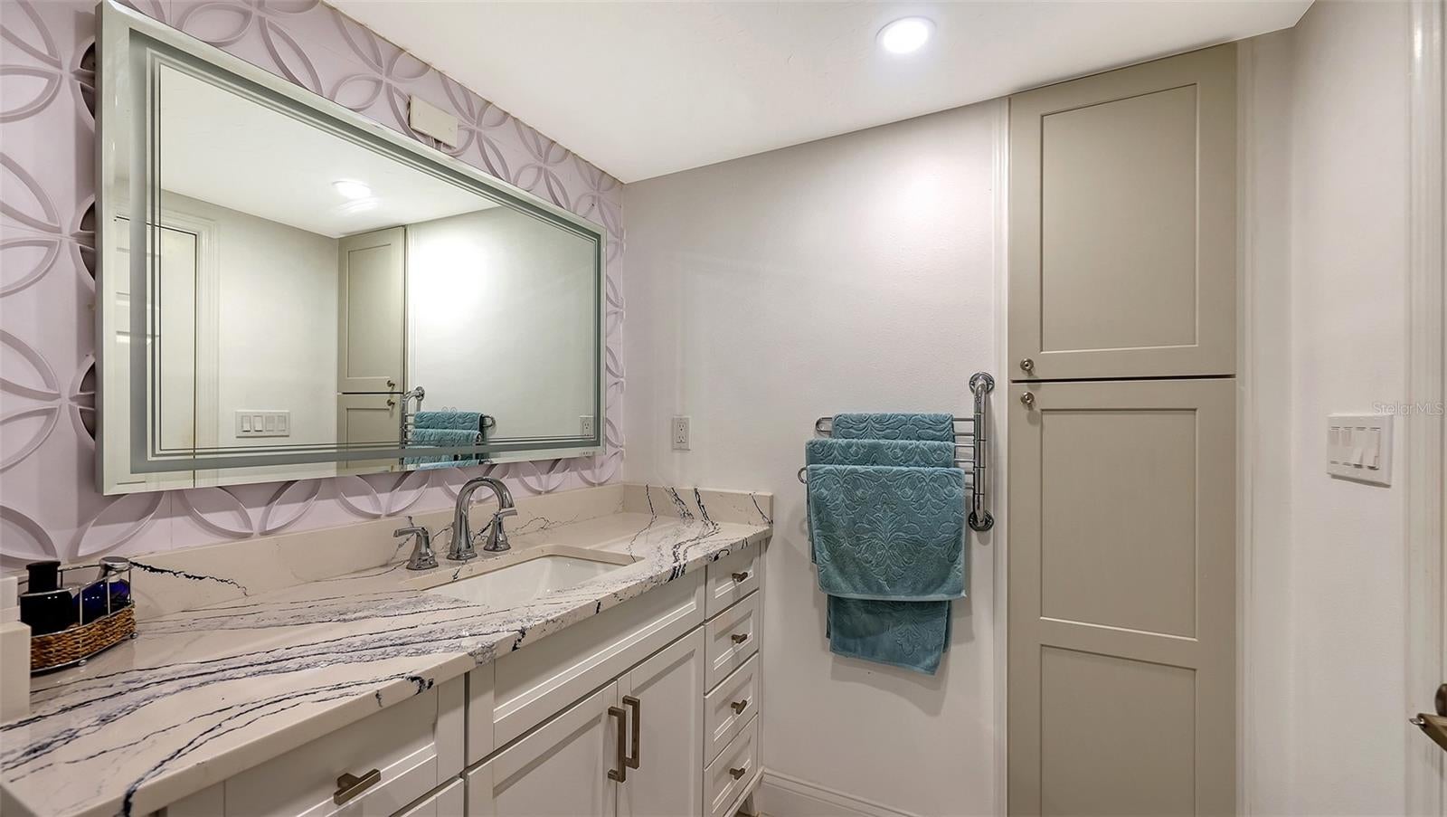 Sarasota, Florida, 34236, United States, 2 Bedrooms Bedrooms, ,2 BathroomsBathrooms,Residential,Active,2007204