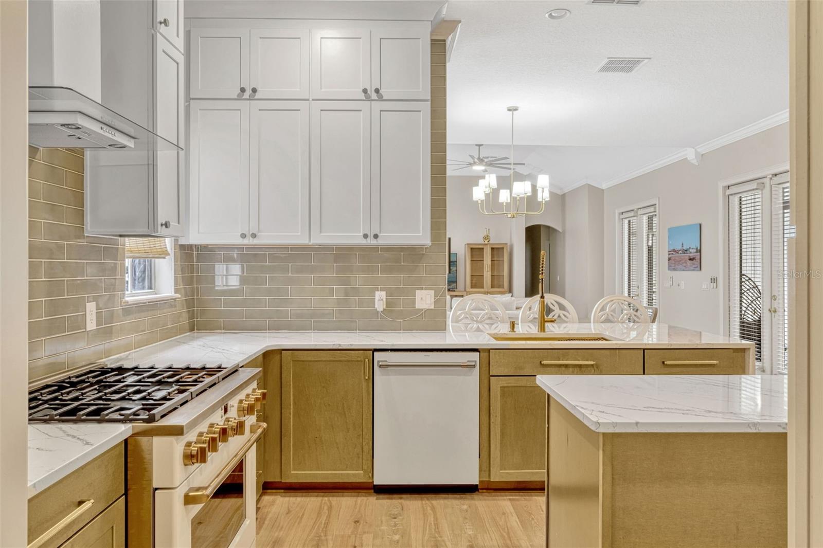 Windermere, Florida, 34786, United States, 4 Bedrooms Bedrooms, ,3 BathroomsBathrooms,Residential,Active,1894756