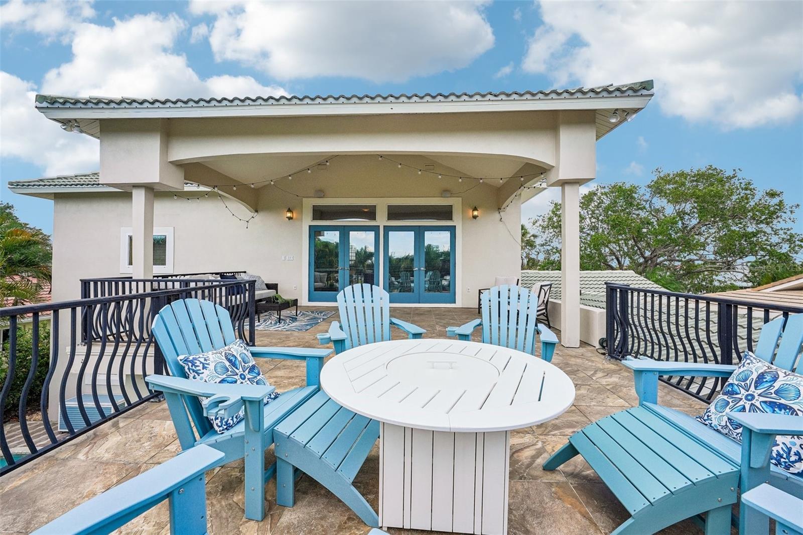 St Petersburg, Florida, 33703, United States, 5 Bedrooms Bedrooms, ,3 BathroomsBathrooms,Residential,Active,2051998
