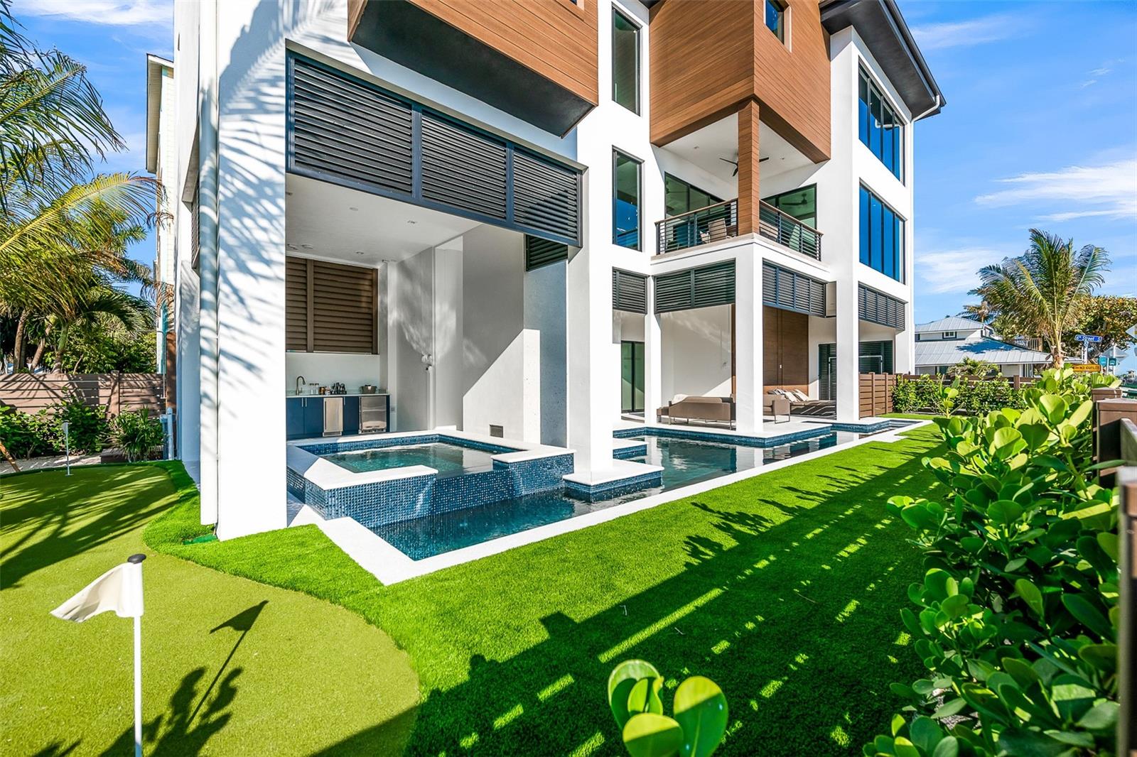 Bradenton Beach, Florida, 34217, United States, ,6 BathroomsBathrooms,Residential,Active,1829944