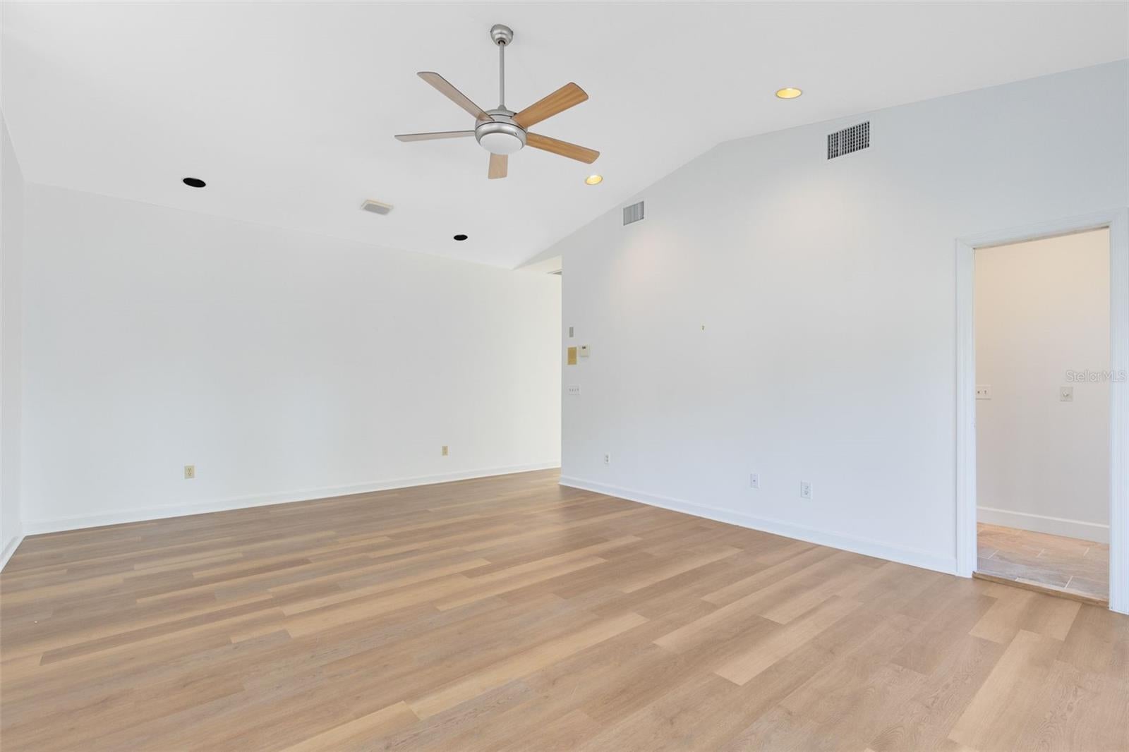 Winter Park, Florida, 32789, United States, 5 Bedrooms Bedrooms, ,4 BathroomsBathrooms,Residential,Active,1997586