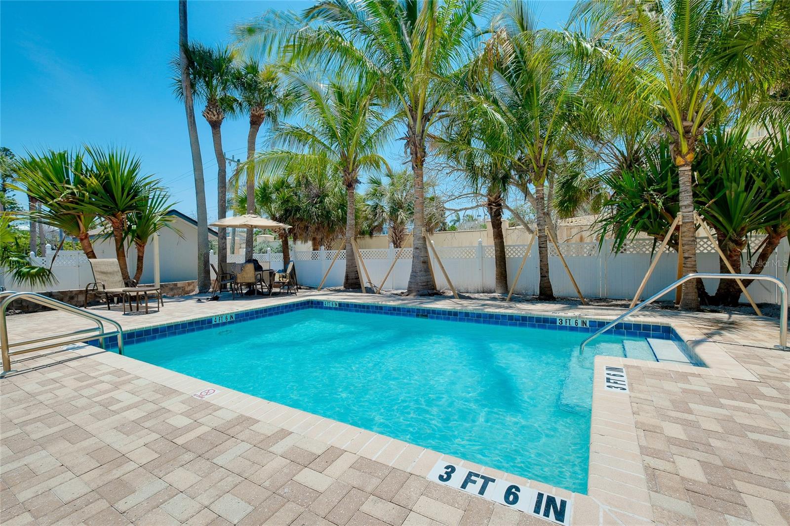 Sarasota, Florida, 34242, United States, 3 Bedrooms Bedrooms, ,2 BathroomsBathrooms,Residential,Active,1987232