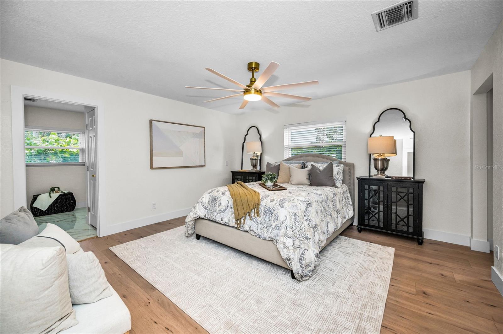 Tampa, Florida, 33609, United States, 4 Bedrooms Bedrooms, ,4 BathroomsBathrooms,Residential,Active,1880304