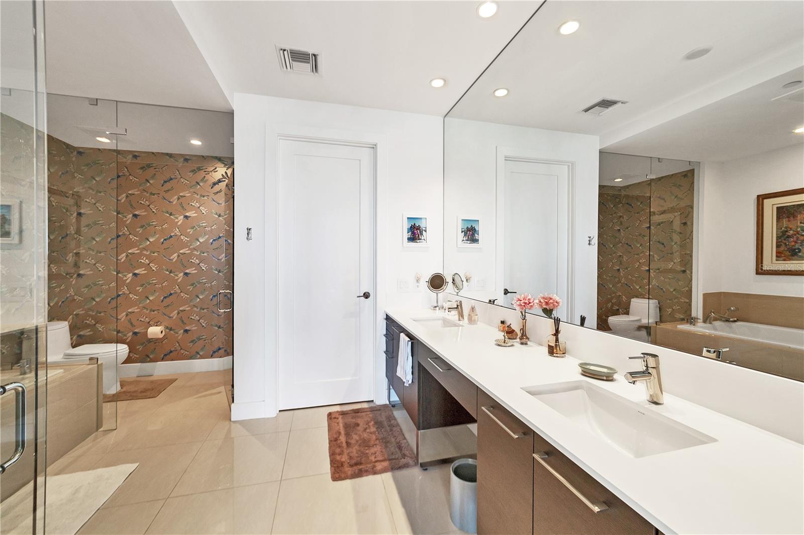 Sarasota, Florida, 34236, United States, 3 Bedrooms Bedrooms, ,3 BathroomsBathrooms,Residential,Active,2002664