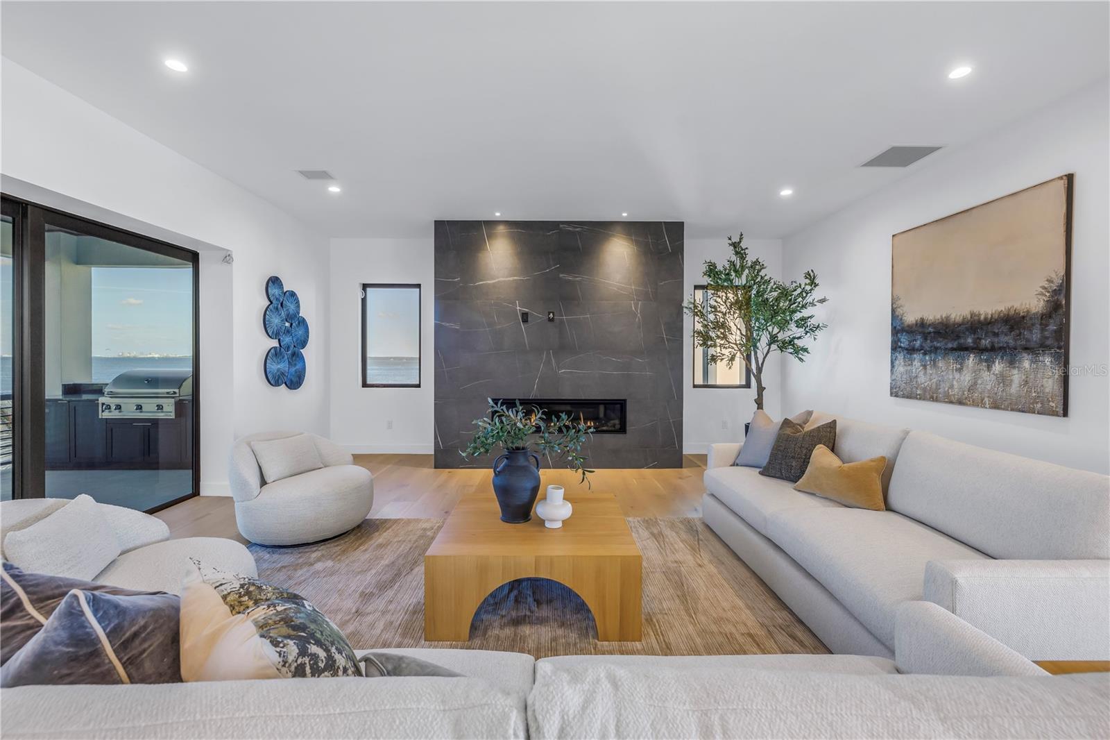 St Petersburg, Florida, 33703, United States, 5 Bedrooms Bedrooms, ,6 BathroomsBathrooms,Residential,Active,1703441