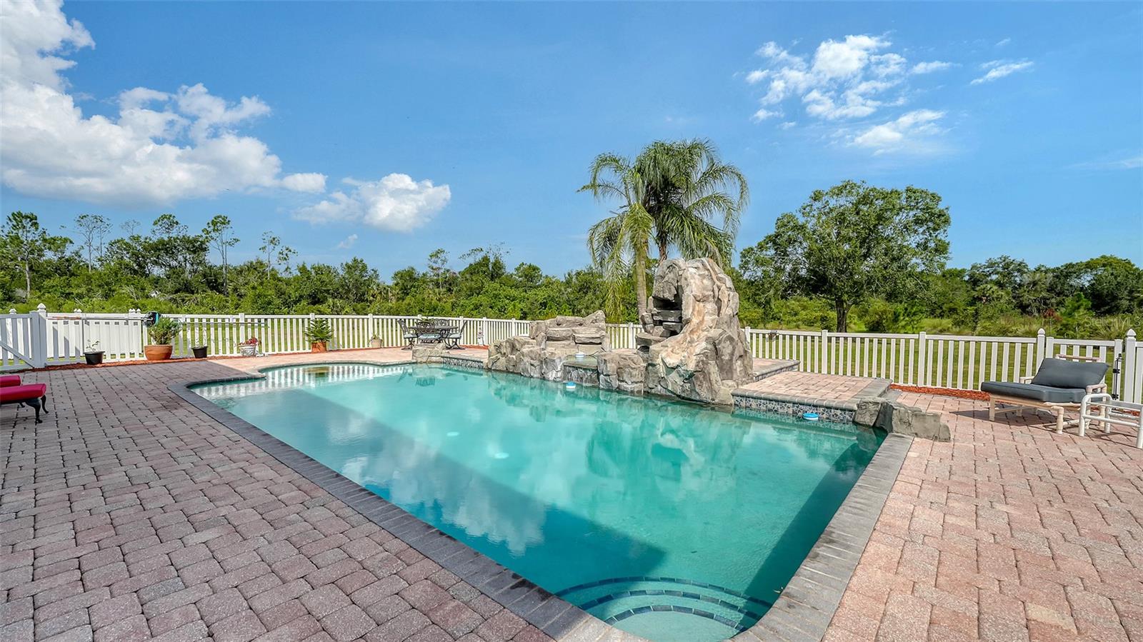 Sarasota, Florida, 34241, United States, 5 Bedrooms Bedrooms, ,4 BathroomsBathrooms,Residential,Active,1888985