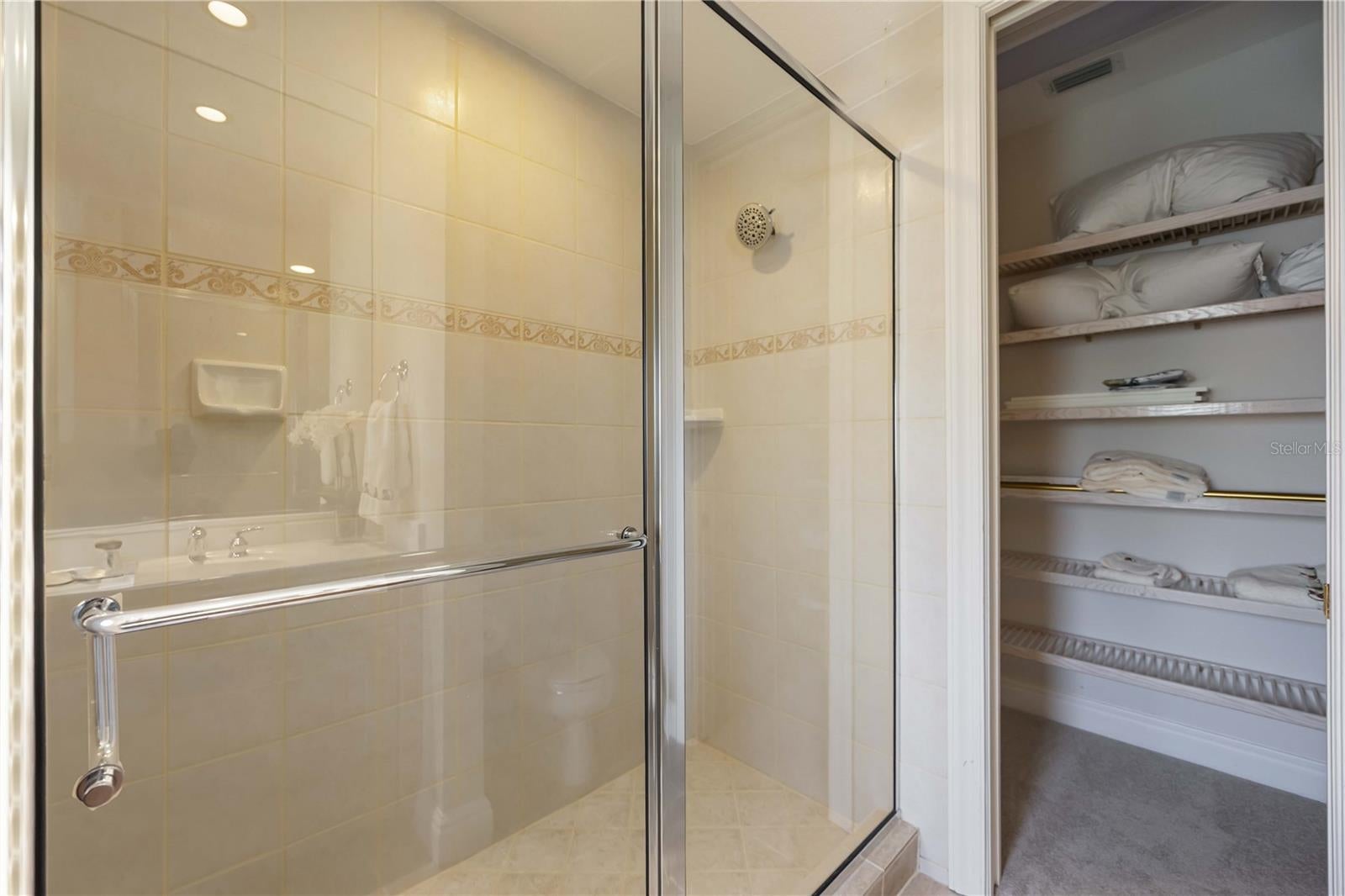 Osprey, Florida, 34229, United States, 5 Bedrooms Bedrooms, ,7 BathroomsBathrooms,Residential,Active,1757628