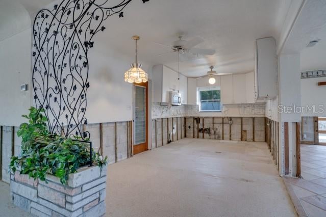 St Petersburg, Florida, 33707, United States, 4 Bedrooms Bedrooms, ,4 BathroomsBathrooms,Residential,Active,1987212