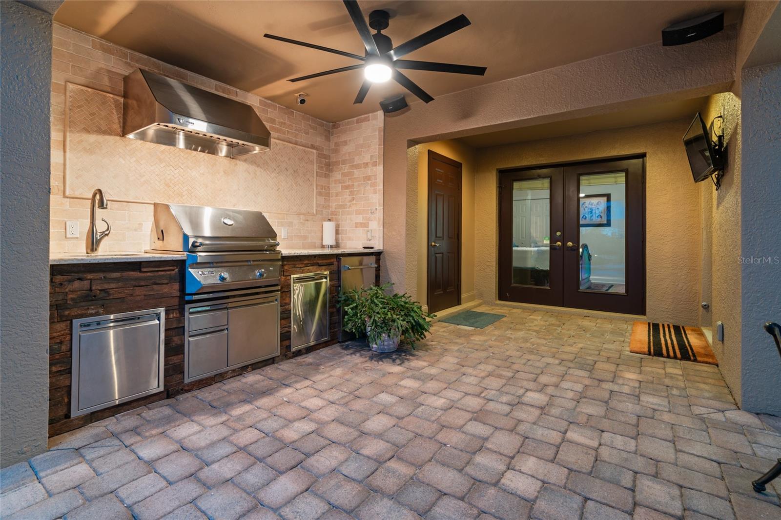 Apollo Beach, Florida, 33572, United States, ,5 BathroomsBathrooms,Residential,Active,1781627