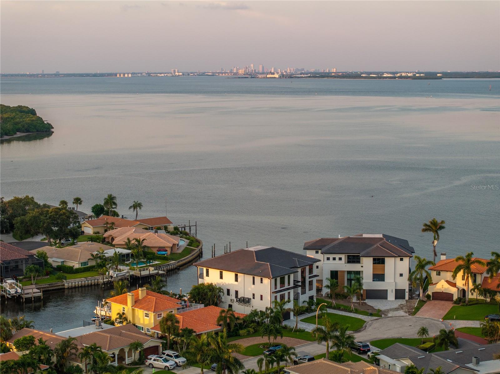 St Petersburg, Florida, 33703, United States, 5 Bedrooms Bedrooms, ,6 BathroomsBathrooms,Residential,Active,1703441