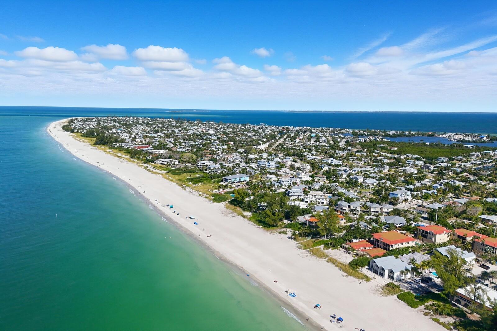 Holmes Beach, Florida, 34217, United States, 1 Bedroom Bedrooms, ,1 BathroomBathrooms,Residential,Active,1971768