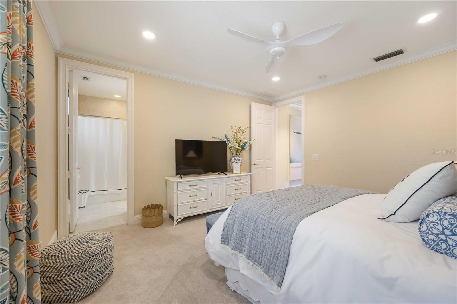 Osprey, Florida, 34229, United States, 5 Bedrooms Bedrooms, ,7 BathroomsBathrooms,Residential,Active,1757628