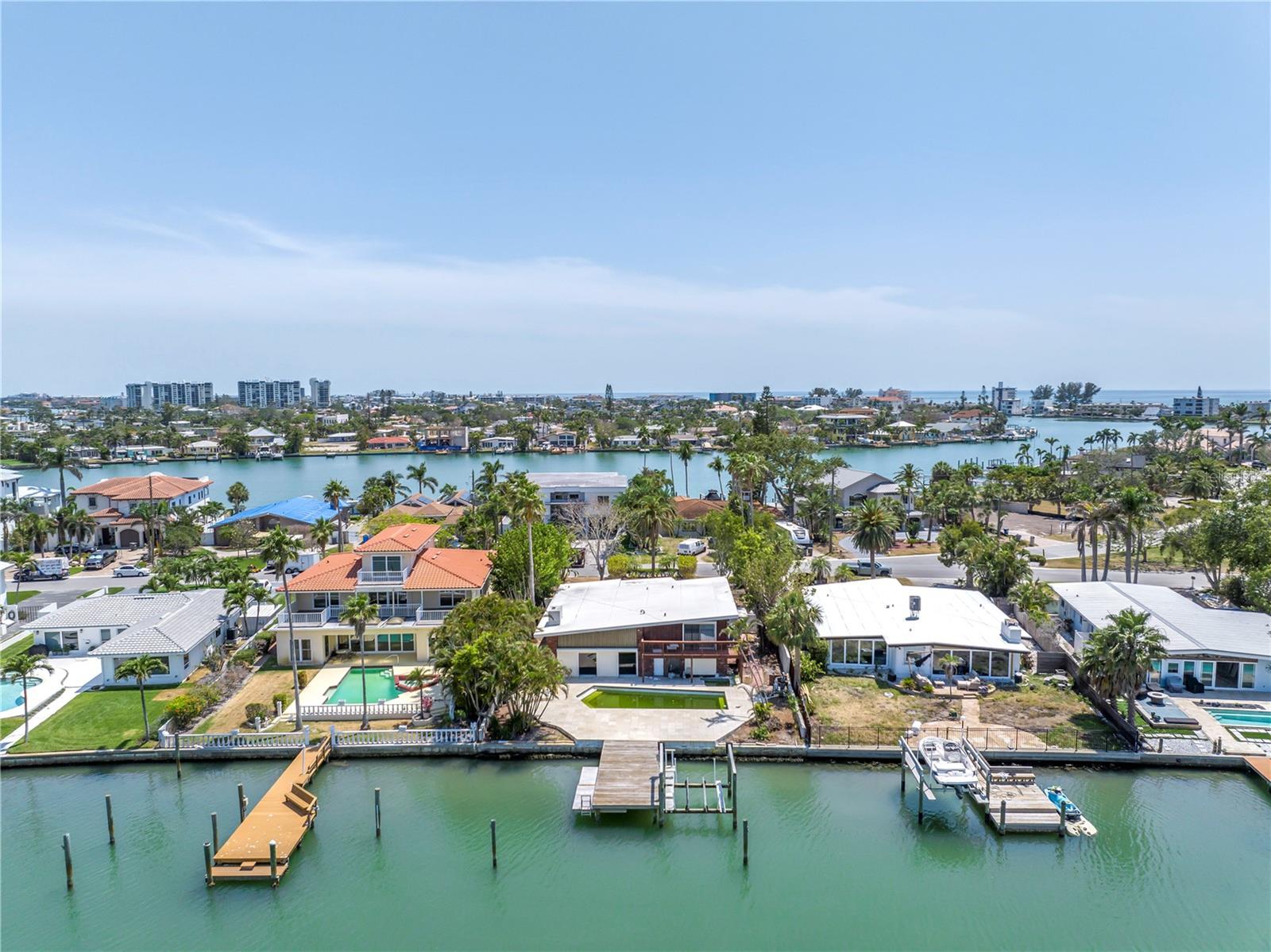 Treasure Island, Florida, 33706, United States, ,4 BathroomsBathrooms,Residential,Active,1808105