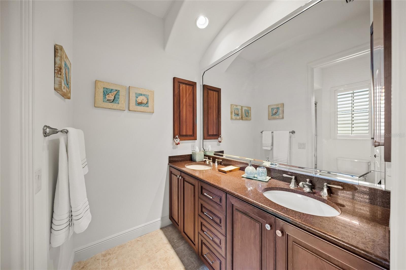 Sarasota, Florida, 34240, United States, 4 Bedrooms Bedrooms, ,5 BathroomsBathrooms,Residential,Active,1898192