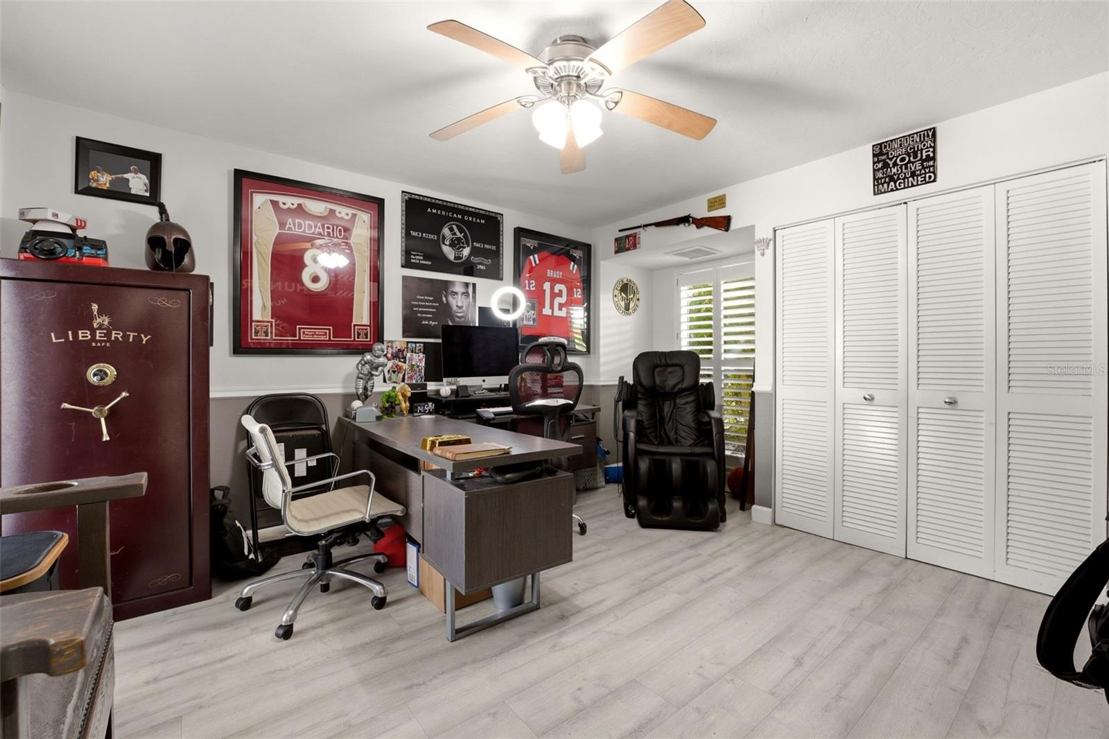 Sarasota, Florida, 34242, United States, 5 Bedrooms Bedrooms, ,4 BathroomsBathrooms,Residential,Active,2045533