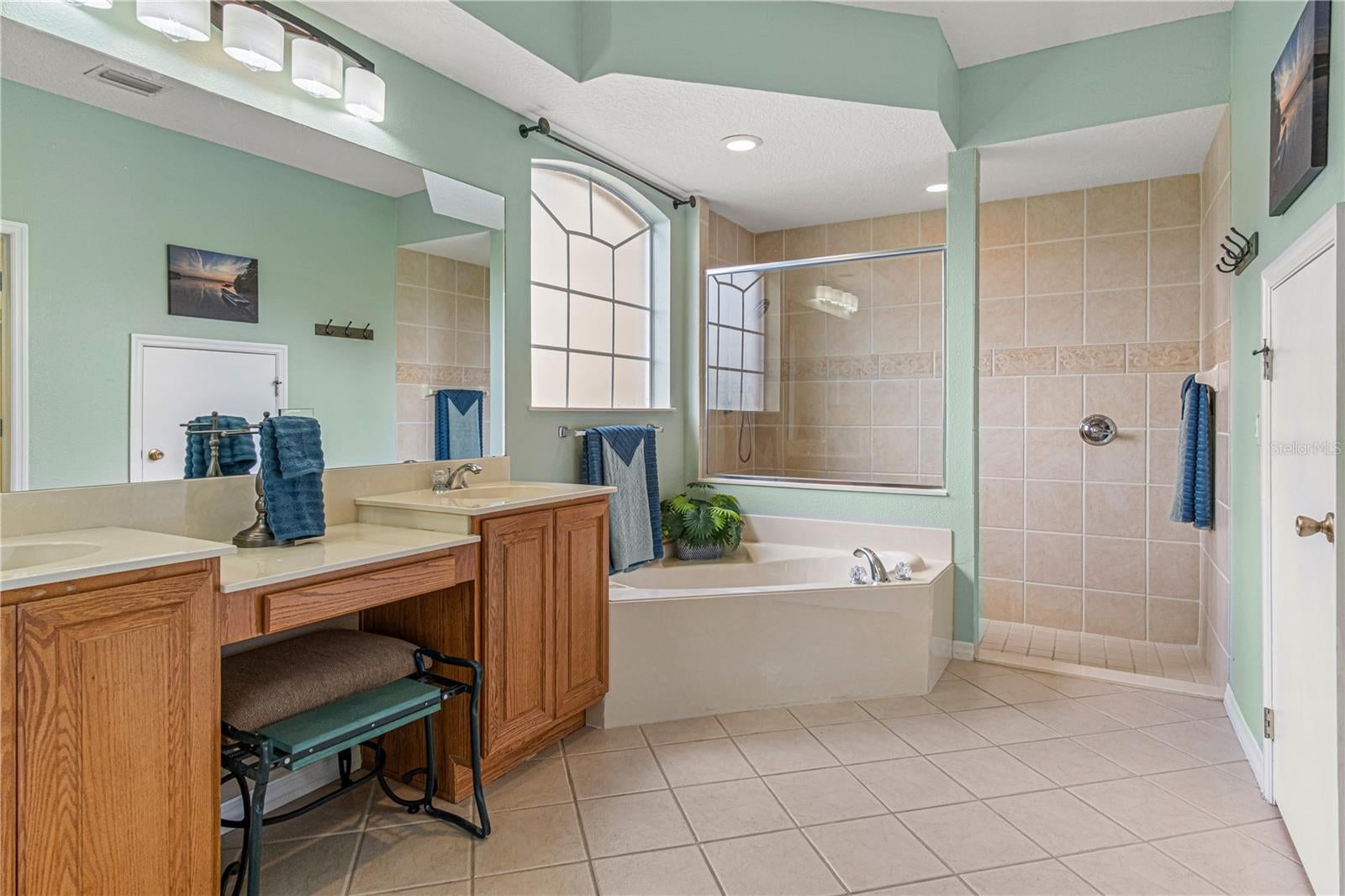 New Smyrna Beach, Florida, 32168, United States, 4 Bedrooms Bedrooms, ,4 BathroomsBathrooms,Residential,Active,2052065