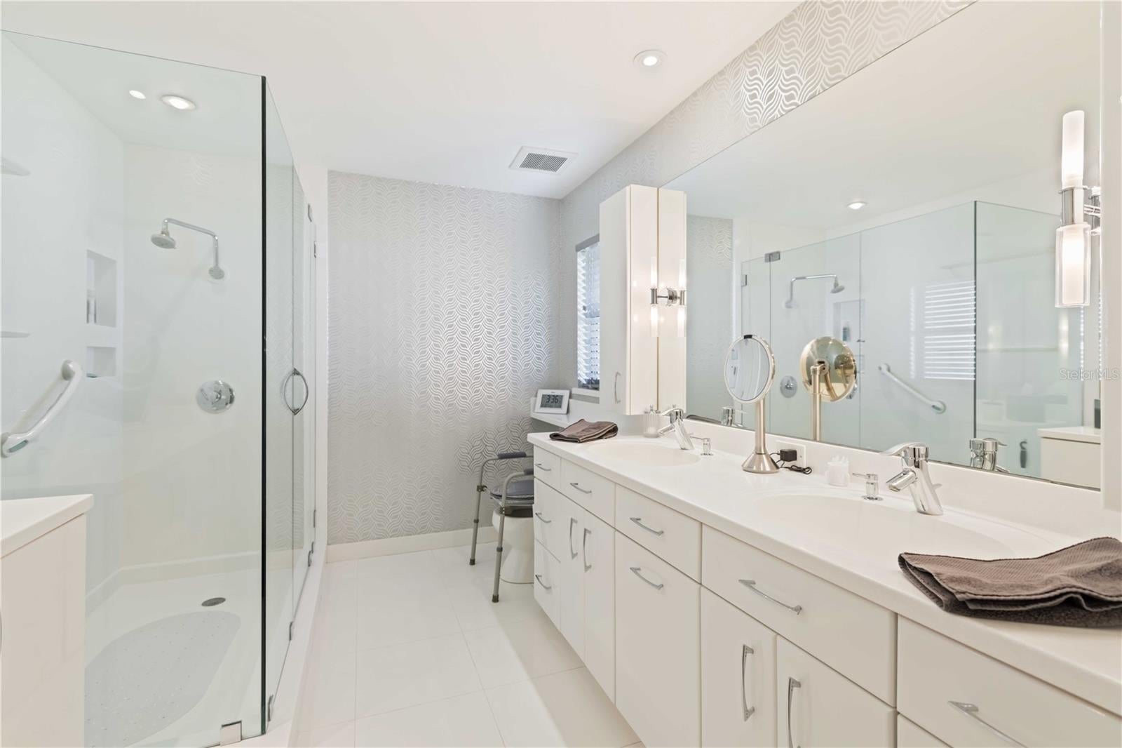 Nokomis, Florida, 34275, United States, 3 Bedrooms Bedrooms, ,3 BathroomsBathrooms,Residential,Active,1985591